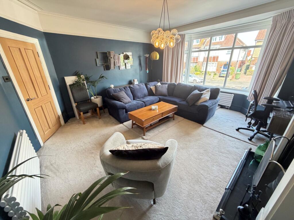 Lumsden Avenue, Shirley, Southampton, SO15 5EJ photo 2