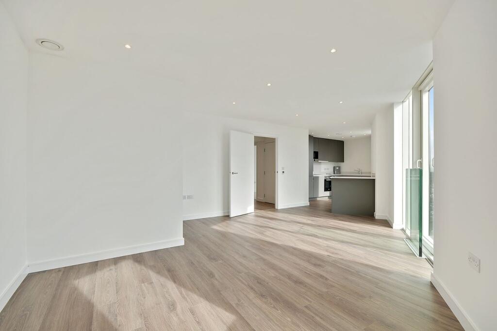 Main image of property: Pinnacle Apartments, Saffron Central Square, Croydon, CR0
