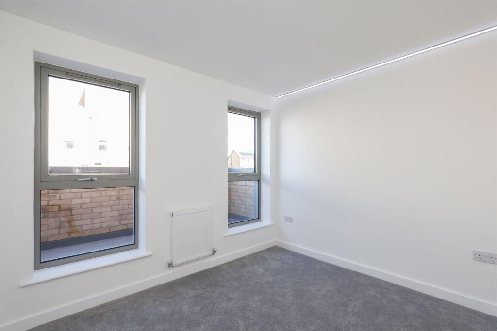 House in Rotherham, Waverley - More