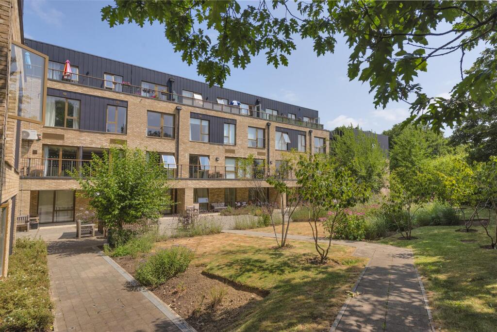 Main image of property: 16 The Orpines, Wateringbury, Maidstone