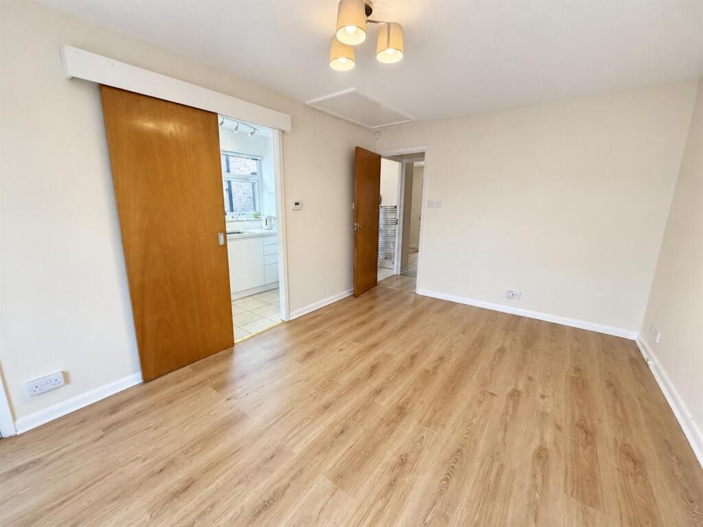 House in Derby, Mickleover - View 4