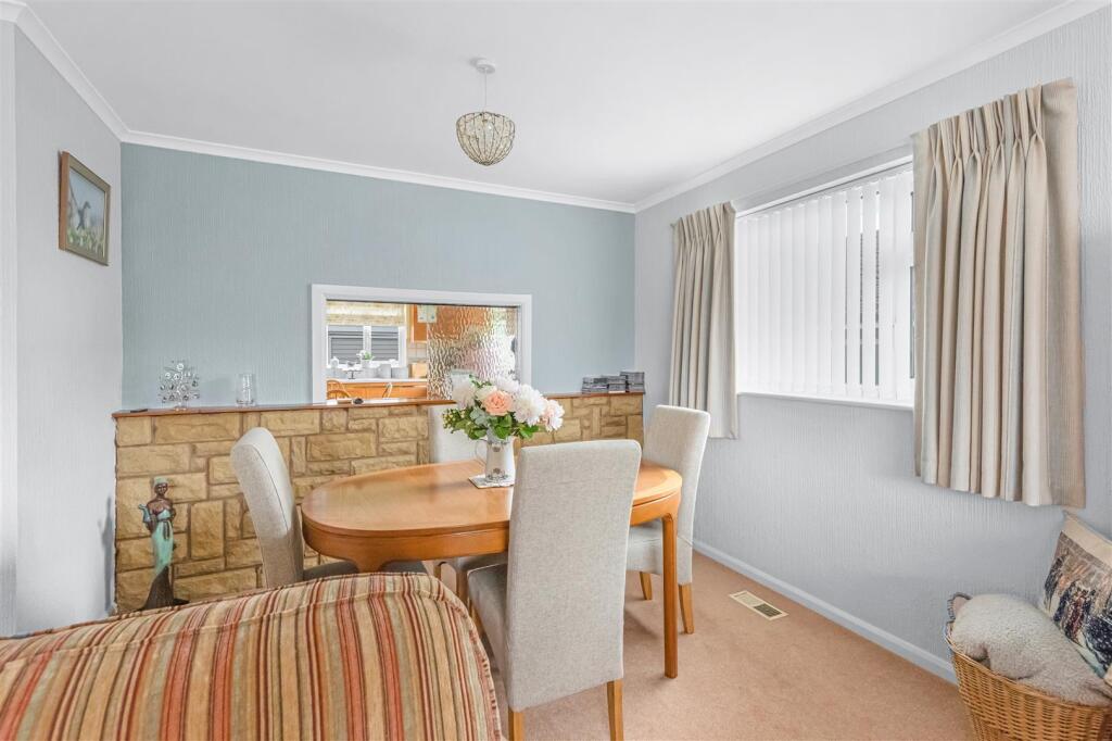 House in Burton Latimer - View 3
