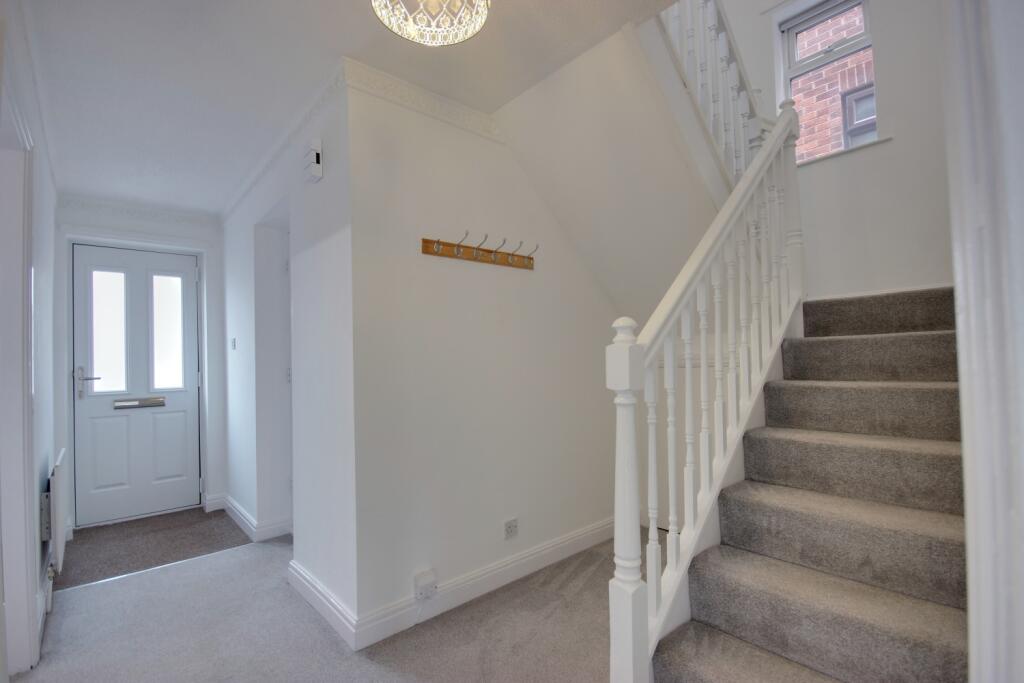 House in Woodmansey - More