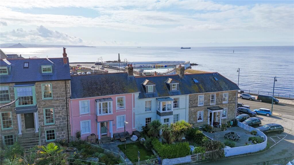 Regent Terrace, Penzance, TR18 photo 3