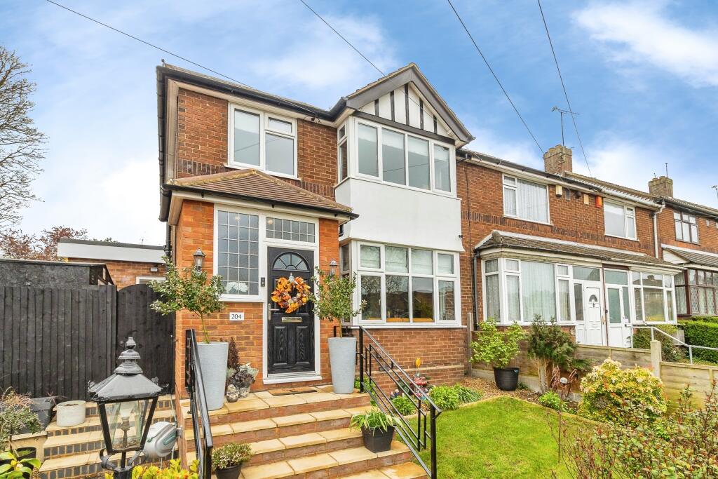 Main image of property: Hart Lane, Round Green, Luton, LU2