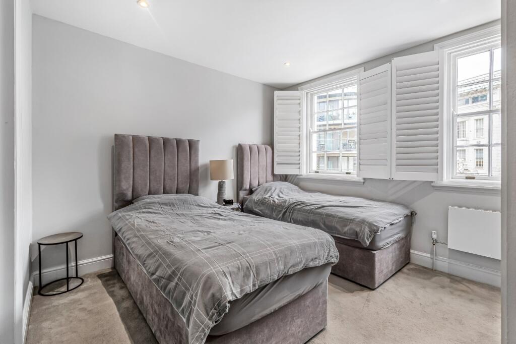 Cornwall Terrace Mews, Marylebone, London, NW1 photo 4