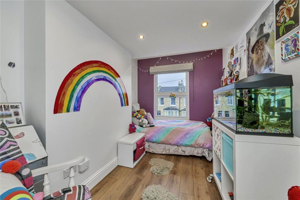 Ronver Road, London - More
