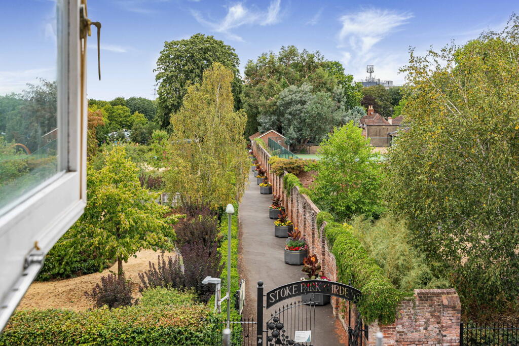 House in Guildford - View 3
