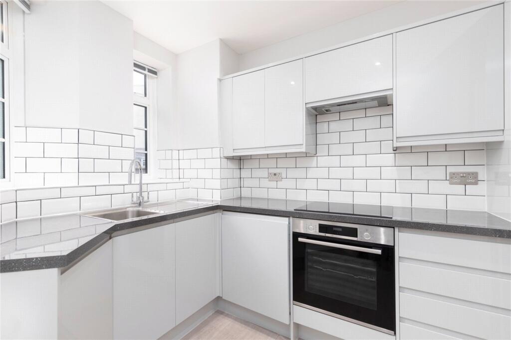 Apartment in London, City of Westminster - View 3