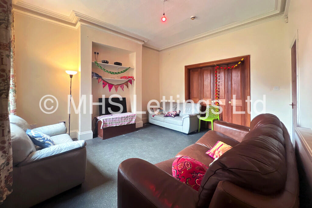 8 bedroom terraced house for rent