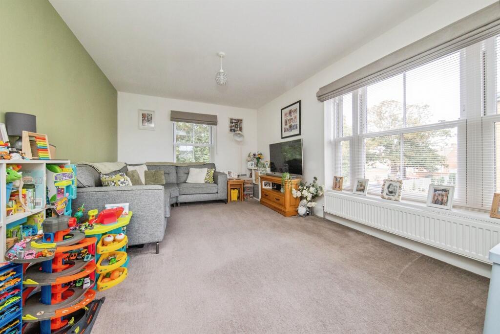 Apartment in Harwich, Upper Dovercourt - More