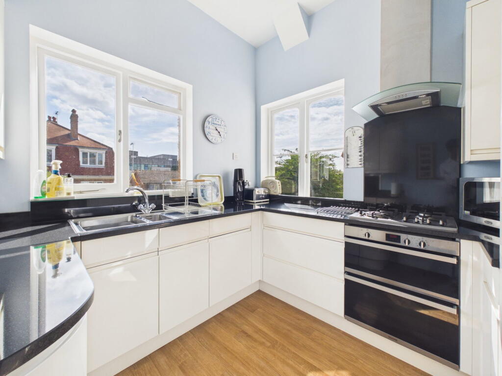 Apartment in Brighton - More