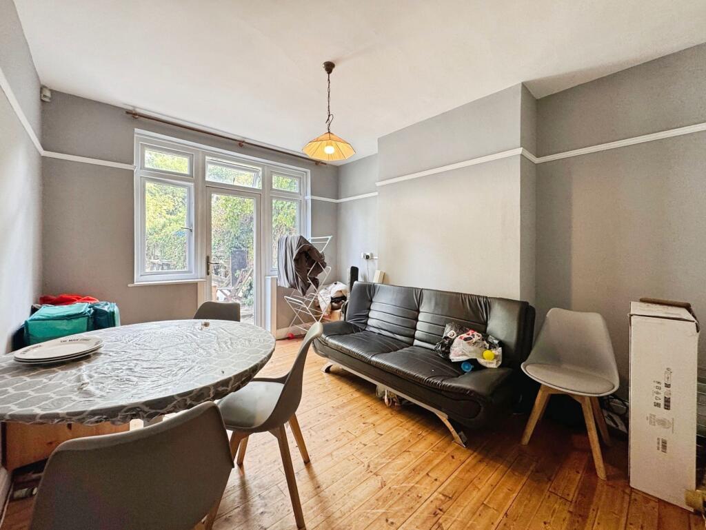 House in London - View 3