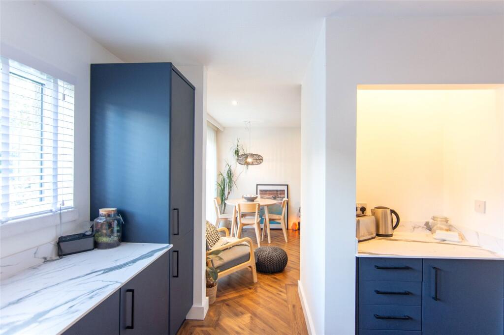 House in Swansea, Aberporth - More