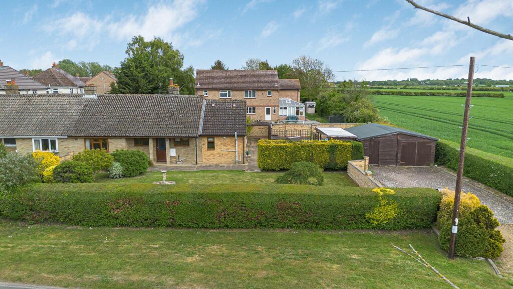 Main image of property: Pear Tree Close, Fenstanton, Cambridgeshire.