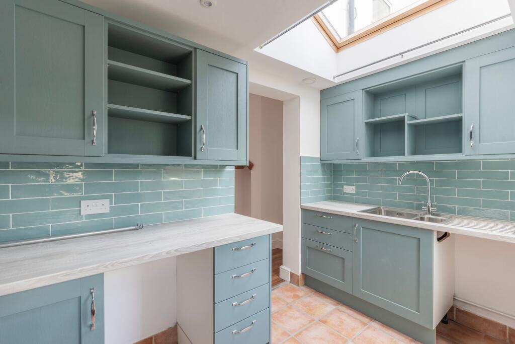 House in Norwich, Lakenham - More