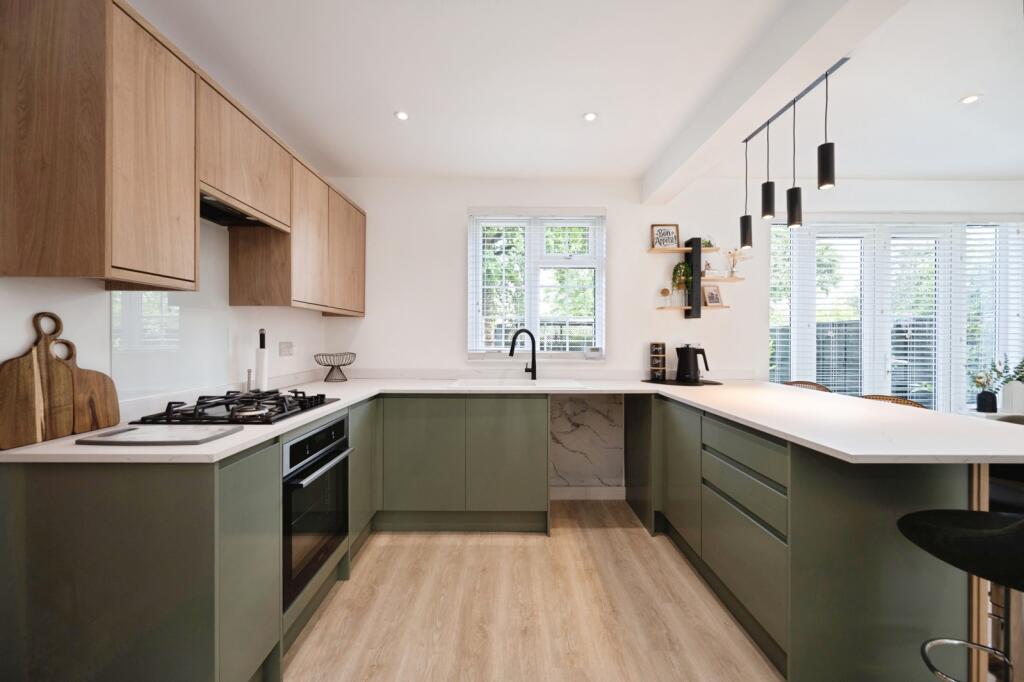 House in Havant, Hampshire - View 2