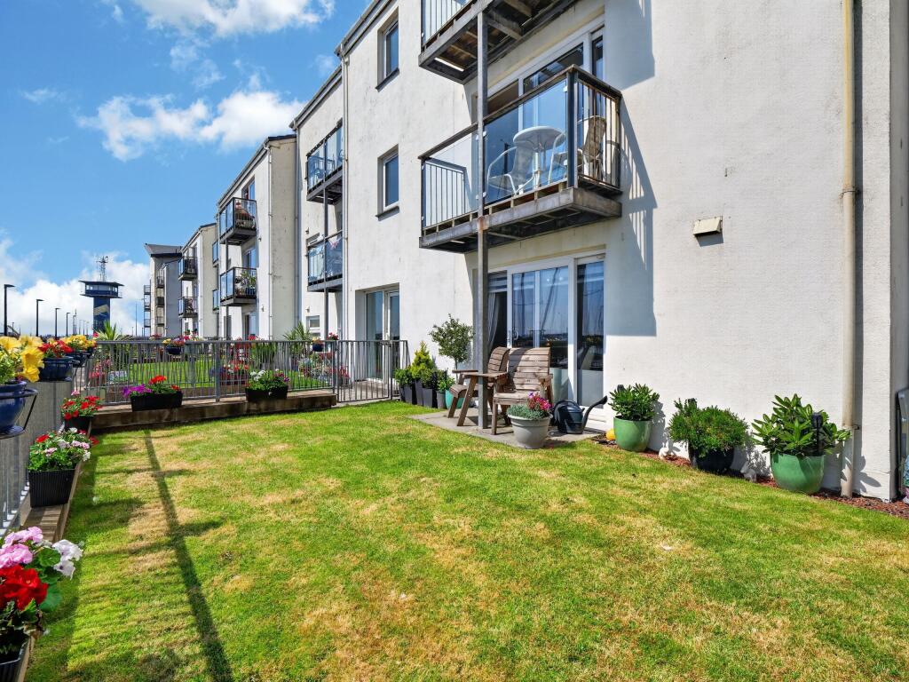 Main image of property: 26 Mariners View, Ardrossan, KA22 8BF