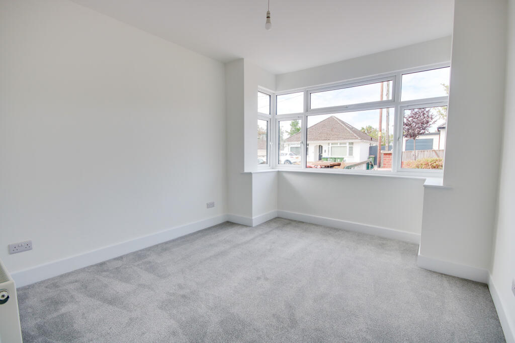 House in Southampton - More