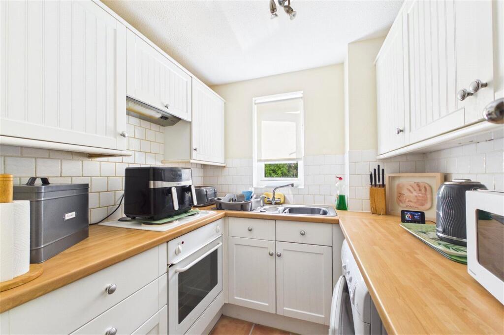 House in Basingstoke and Deane, Old Basing and Lychpit - View 5