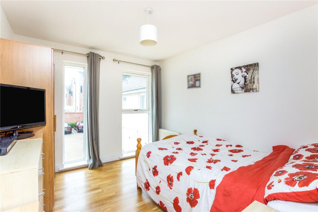 House in Bracknell, The Parks, Birch Hill - View 4
