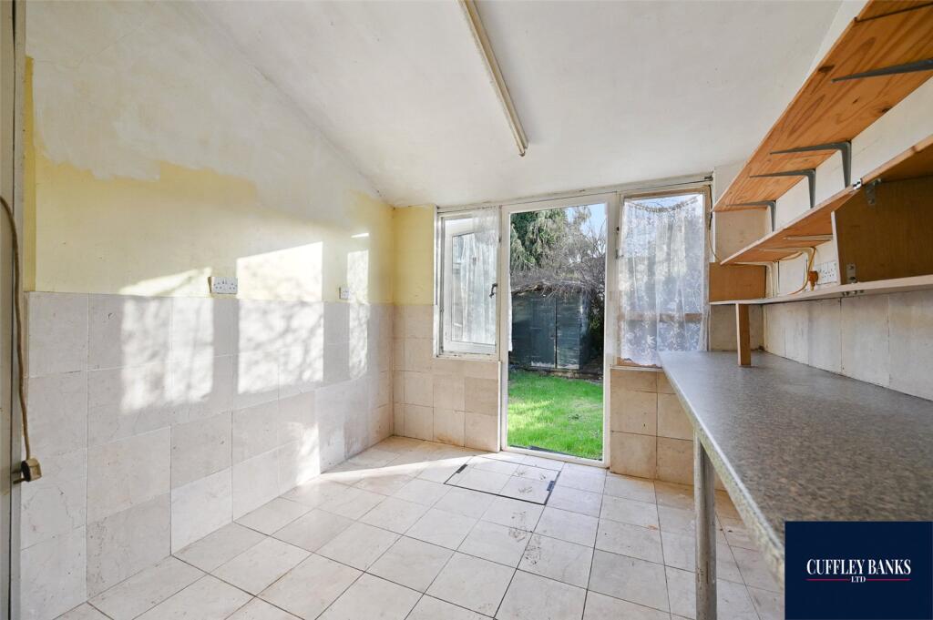 Empire Road, Perivale, Middlesex, UB6 photo 5