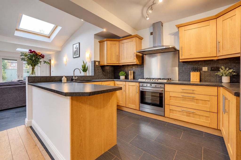 House in Rushcliffe, Abbey Park - View 3