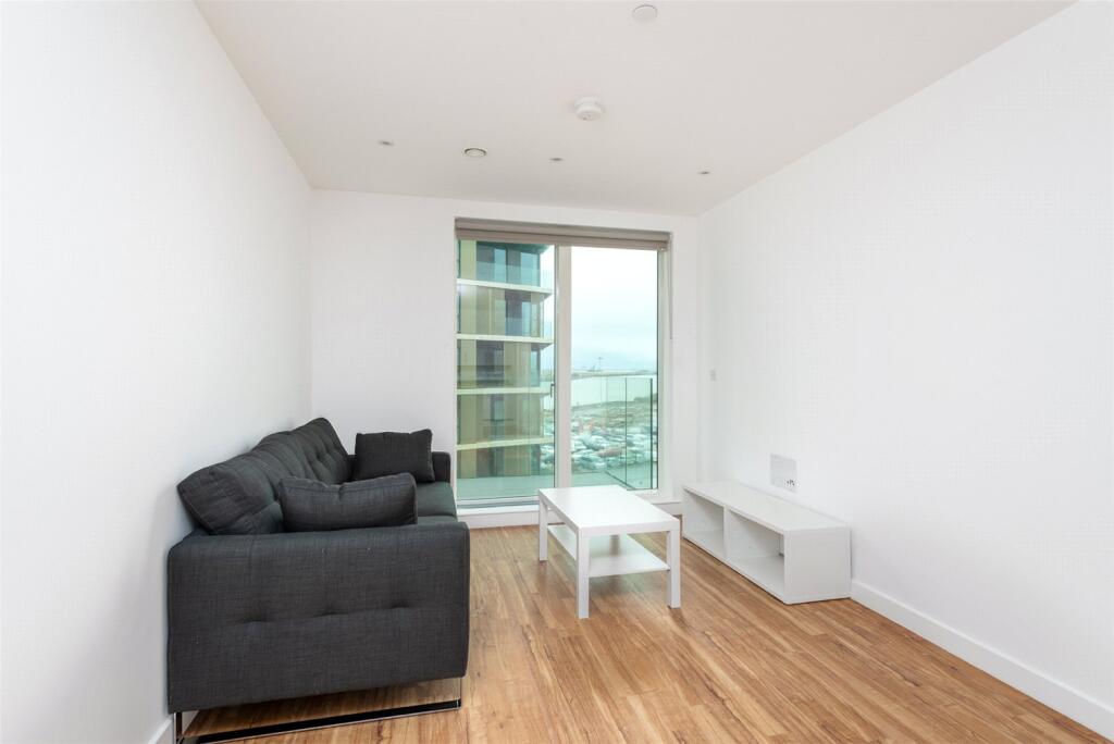Main image of property: Chatham Waters, South House, Gillingham Gate Road, Gillingham, ME4