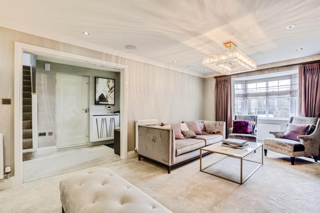 House in Wakefield - View 5