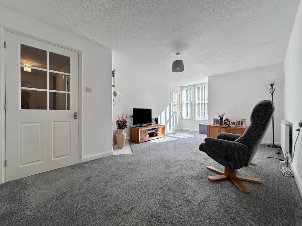 Apartment in Southend-on-Sea - View 4
