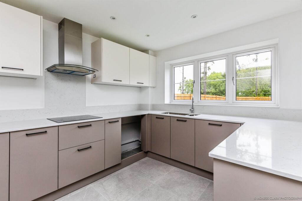 House in Tonbridge - View 2