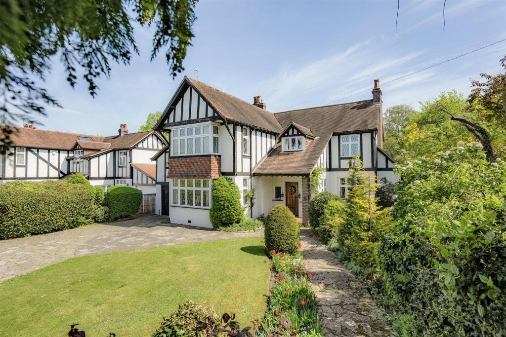 5-bed detached on Grange Park | Henleaze, £1,900,000