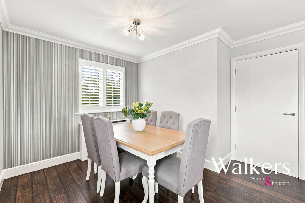 Apartment in Romford - View 4
