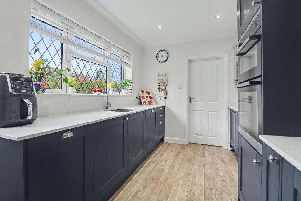 Bursledon Road, Hedge End, SO30 photo 5