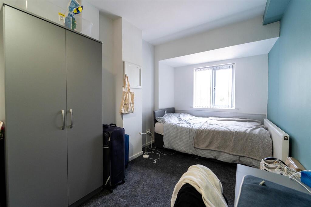 5 bedroom house for rent