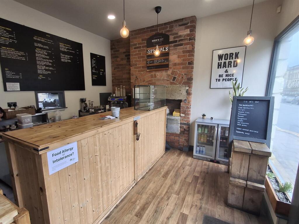 Main image of property: Cafe & Sandwich Bars, West Yorkshire