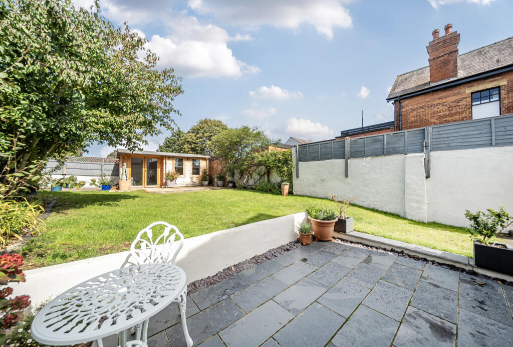 Main image of property: Hucclecote Road, Gloucester, Gloucestershire, GL3