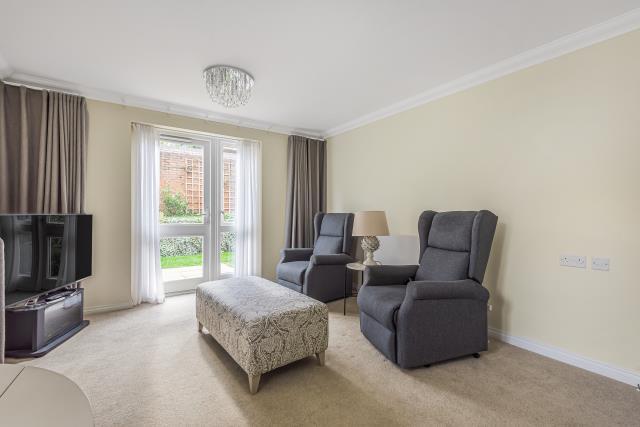 Yeats Lodge, Greyhound Lane, Thame photo 3
