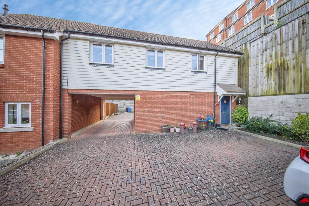 Main image of property: Meridian Rise, Ipswich