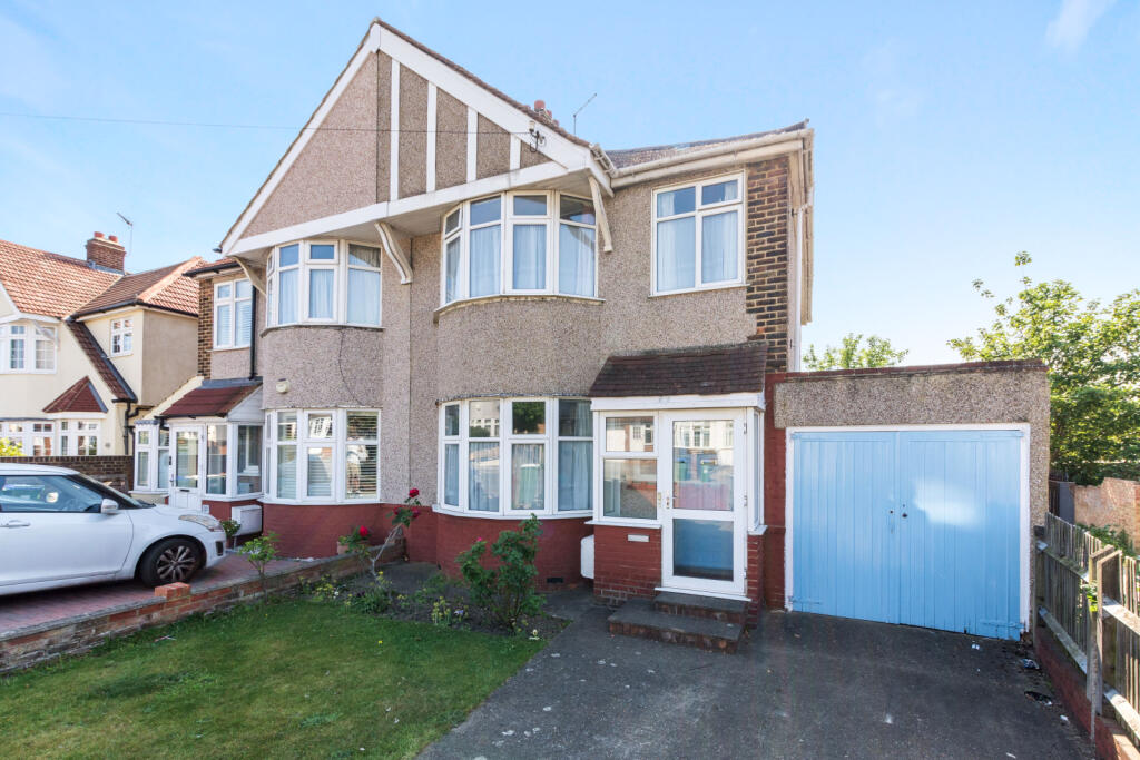 Main image of property: Cambridge Avenue, Welling, DA16