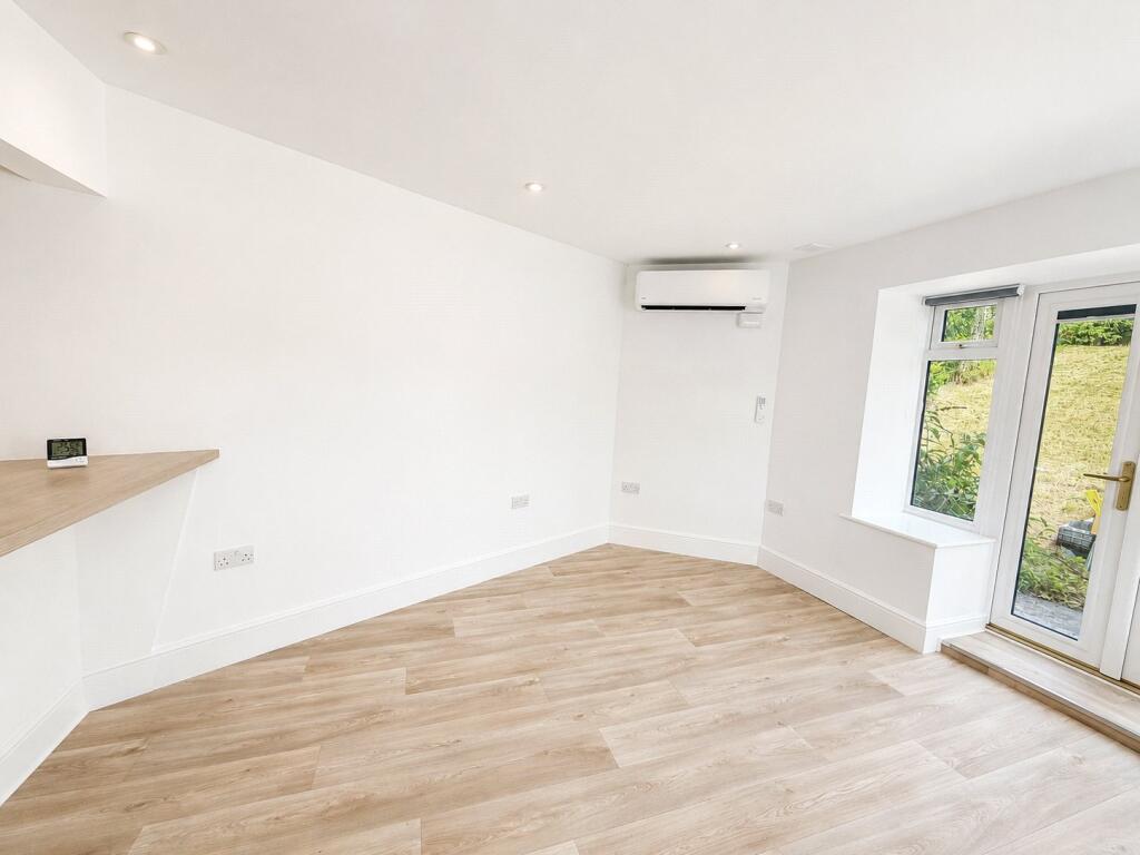 Apartment in Plymouth - View 5