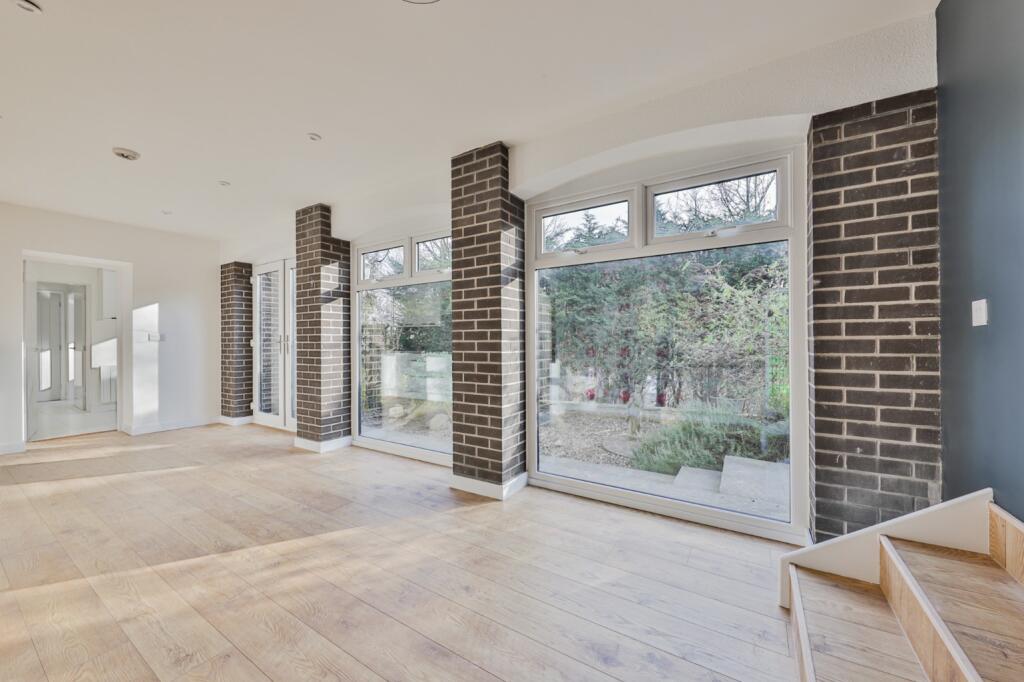 House in Hull - View 5