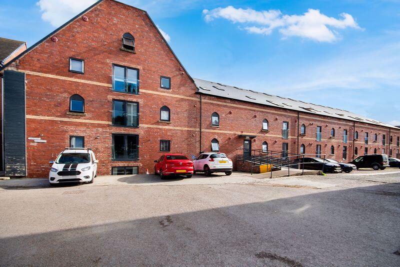 2-bed flat on Kiln Court, Kirk Sandall, £120,000
