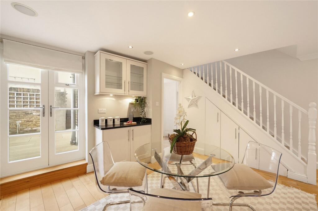 Apartment in London - View 5