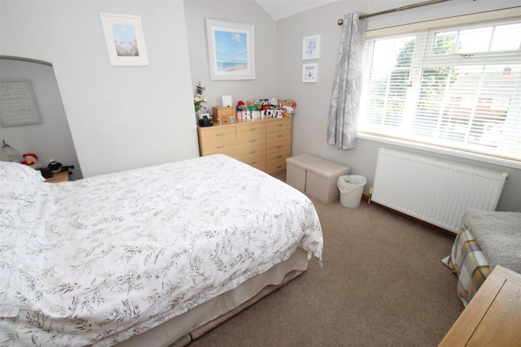House in Sandwell, Lion Farm Estate, Turner's Portway - View 5