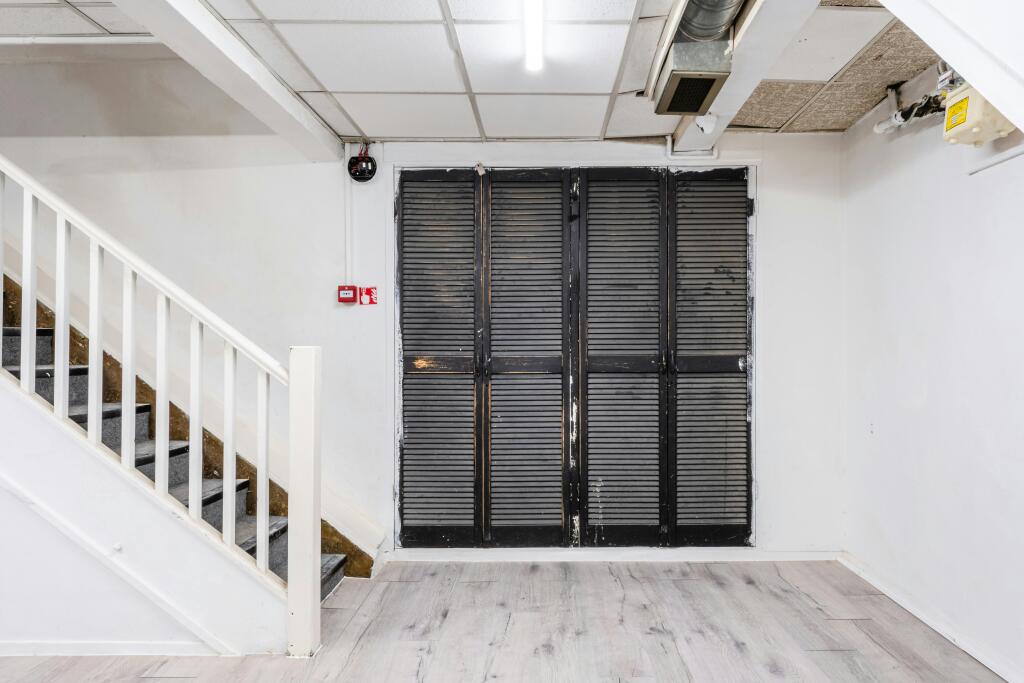 Cambridge Heath Rd 493  11.jpg