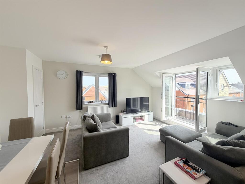 Newlands Place, Seaford photo 4