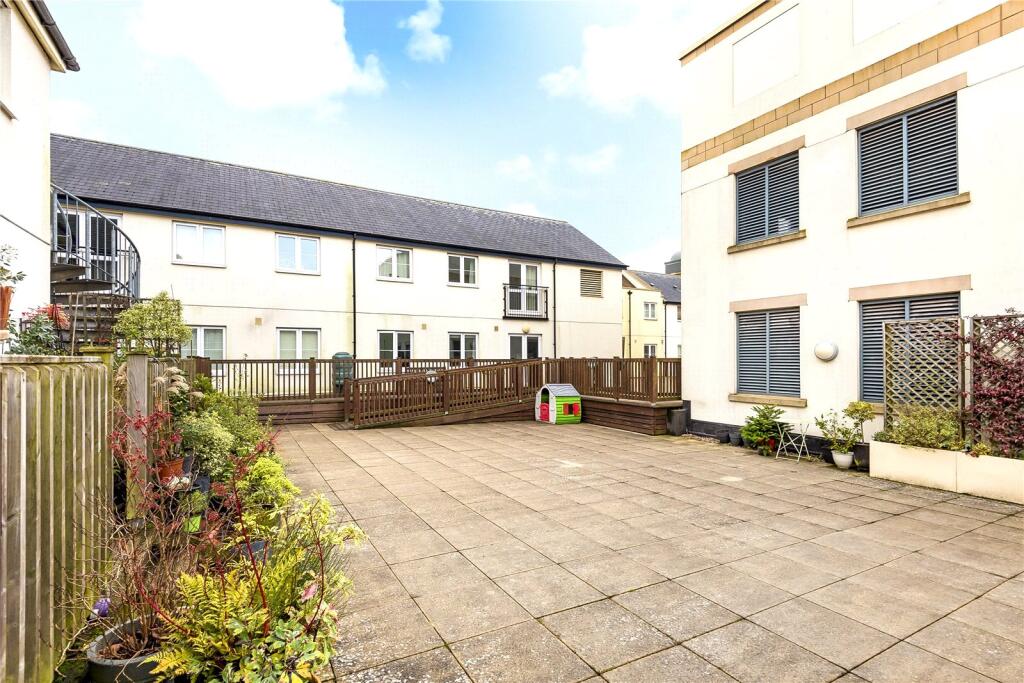 Main image of property: Marriotts Walk, Witney, Oxfordshire, OX28