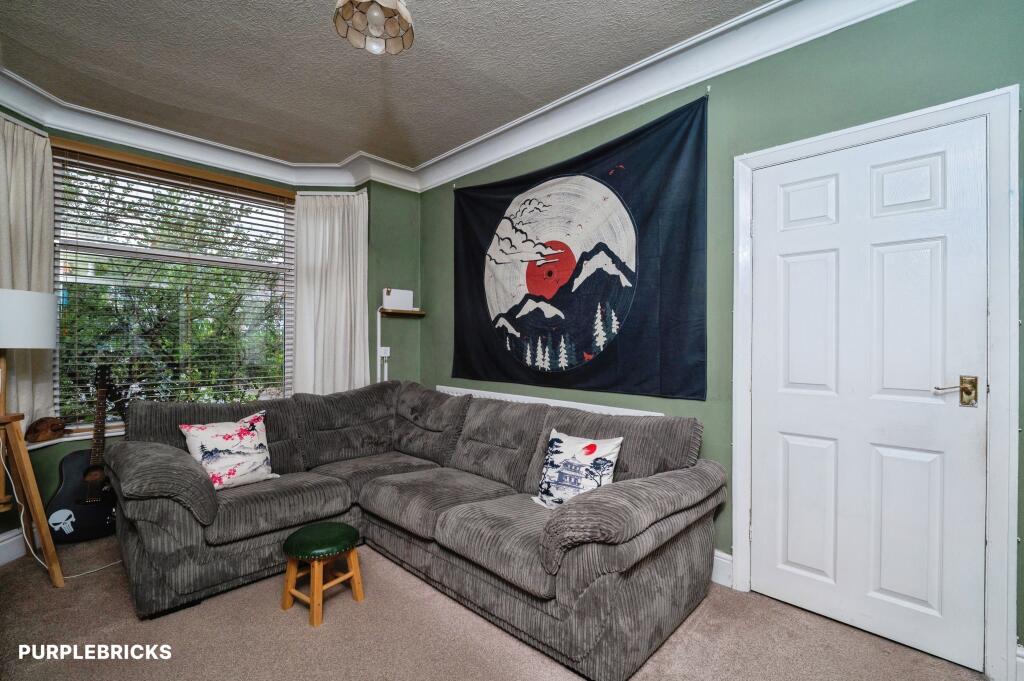 House in Grimsby, Yarborough - More