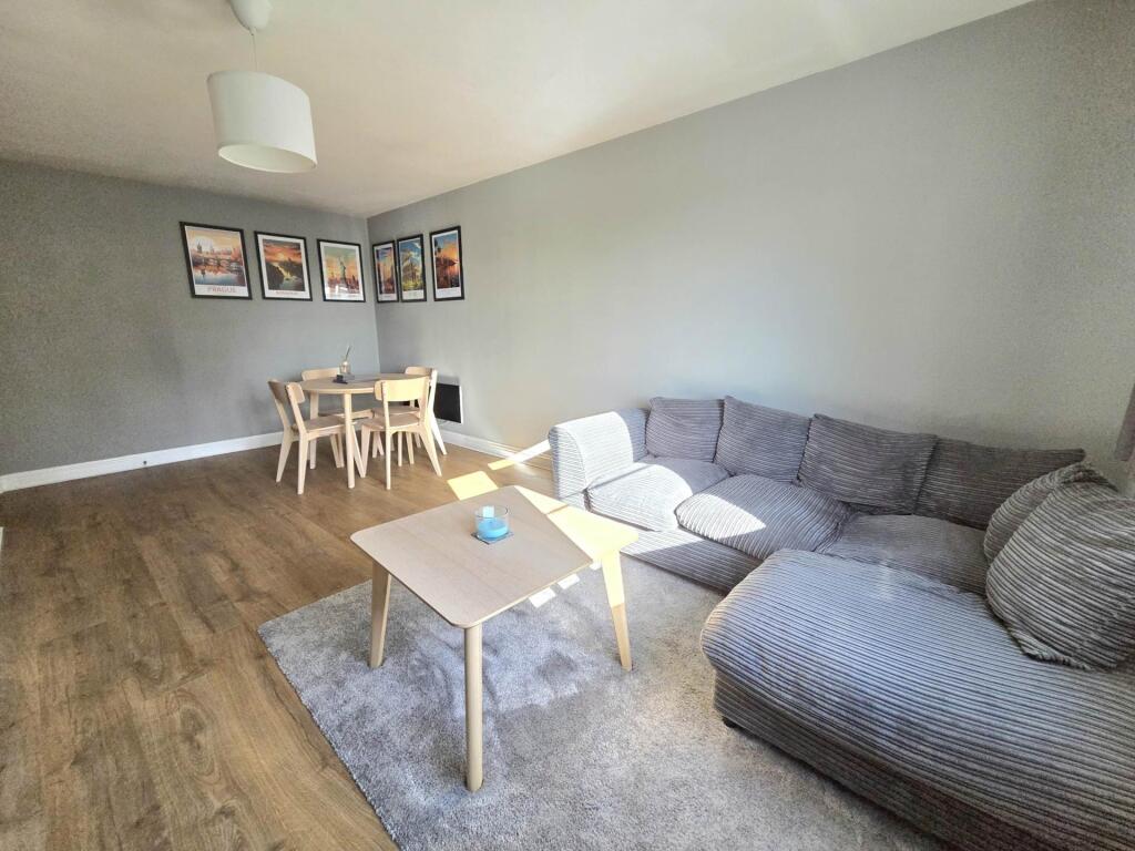 Apartment in Luton - View 5